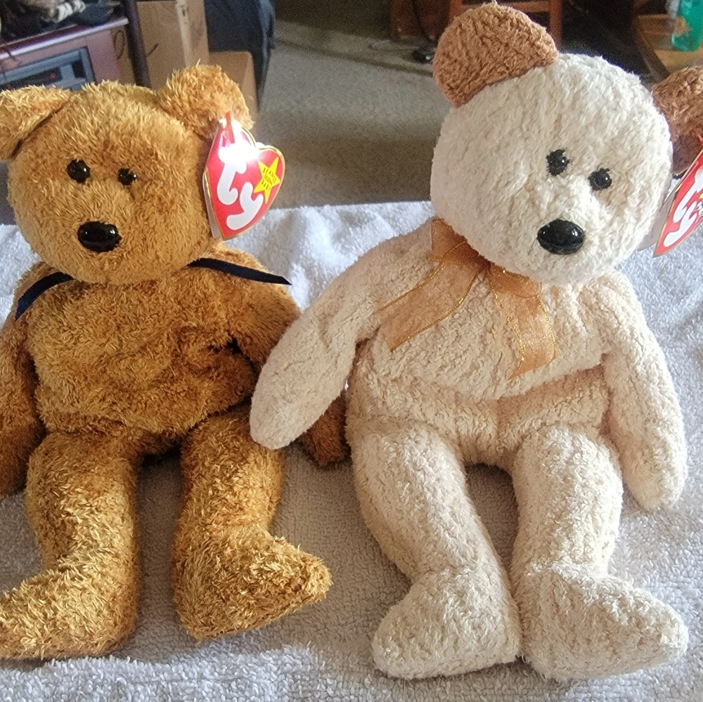 Fuzz & Huggy Beanie Bears